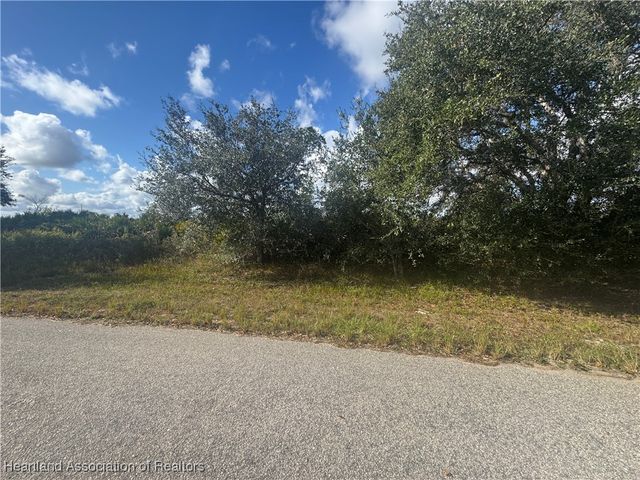 385 Christine Street NW, Lake Placid, FL 33852