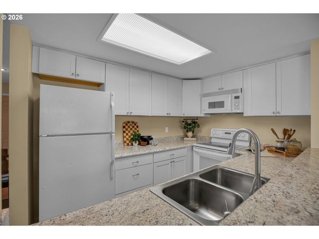 9842 Se TALBERT St, Clackamas, OR 97015