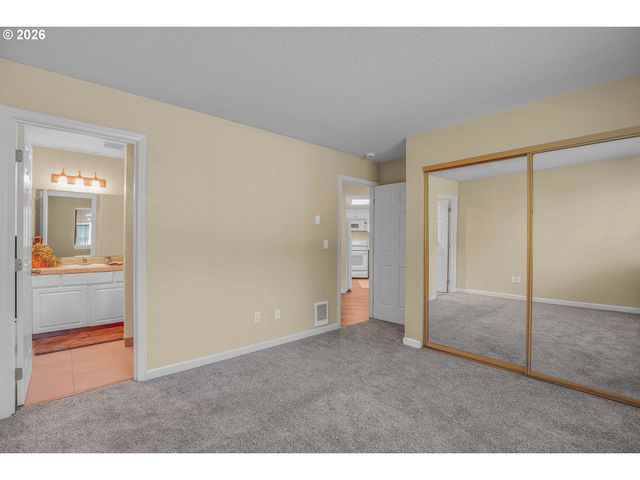 9842 Se TALBERT St, Clackamas, OR 97015