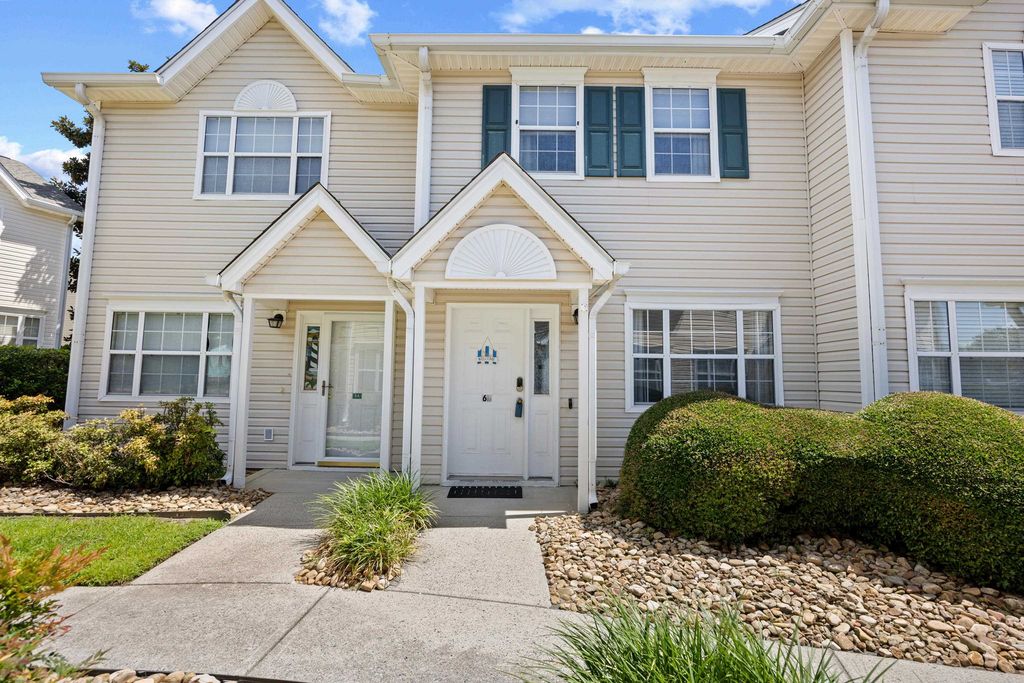 614 3rd Ave S Apt 6B, North Myrtle Beach, SC 29582