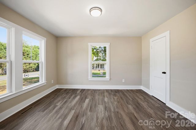 1012 Midlake Road, Kannapolis, NC 28083