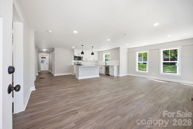 1012 Midlake Road, Kannapolis, NC 28083