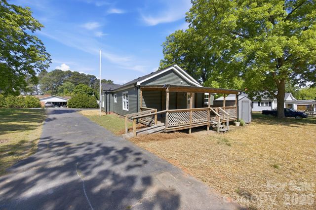 1012 Midlake Road, Kannapolis, NC 28083