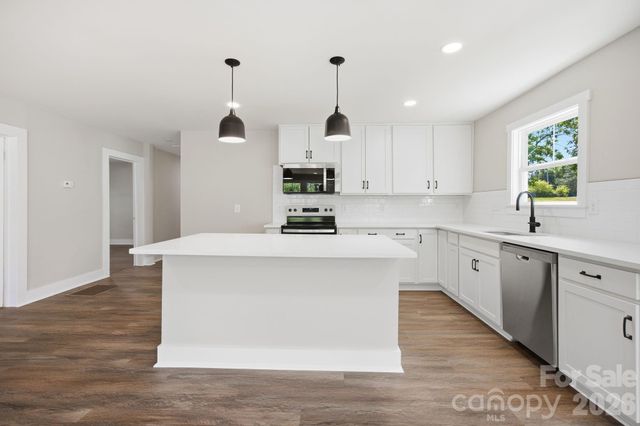 1012 Midlake Road, Kannapolis, NC 28083