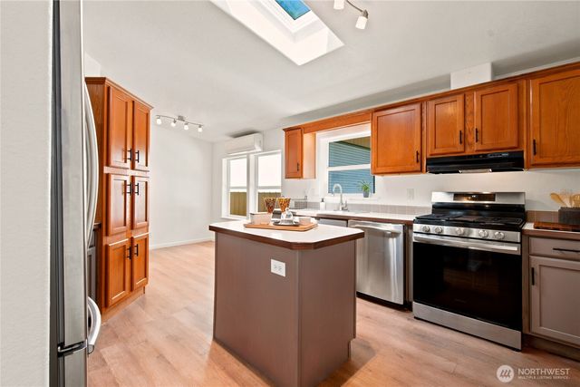 5807 Cameron Road, Freeland, WA 98249