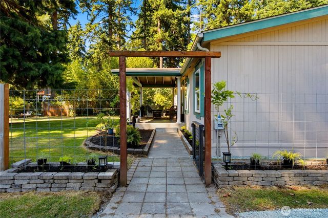 5807 Cameron Road, Freeland, WA 98249