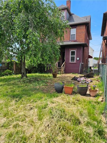 924 Summit St, Tarentum, PA 15084