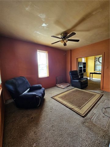 924 Summit St, Tarentum, PA 15084