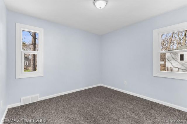 21171 Westhampton Street, Oak Park, MI 48237