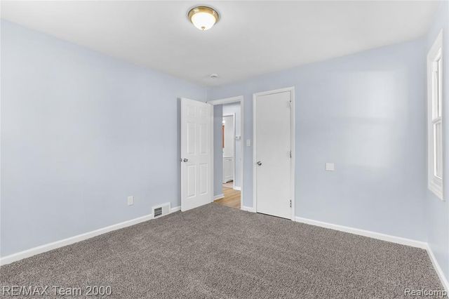 21171 Westhampton Street, Oak Park, MI 48237