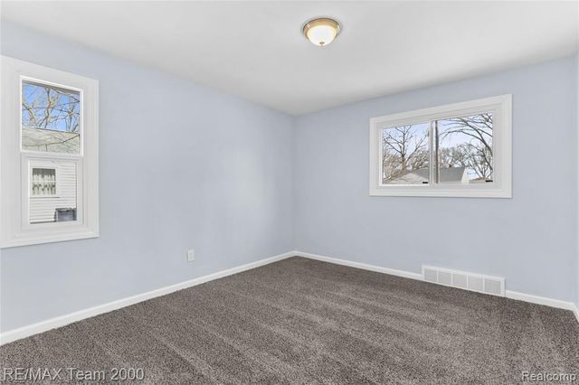 21171 Westhampton Street, Oak Park, MI 48237