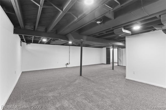 21171 Westhampton Street, Oak Park, MI 48237