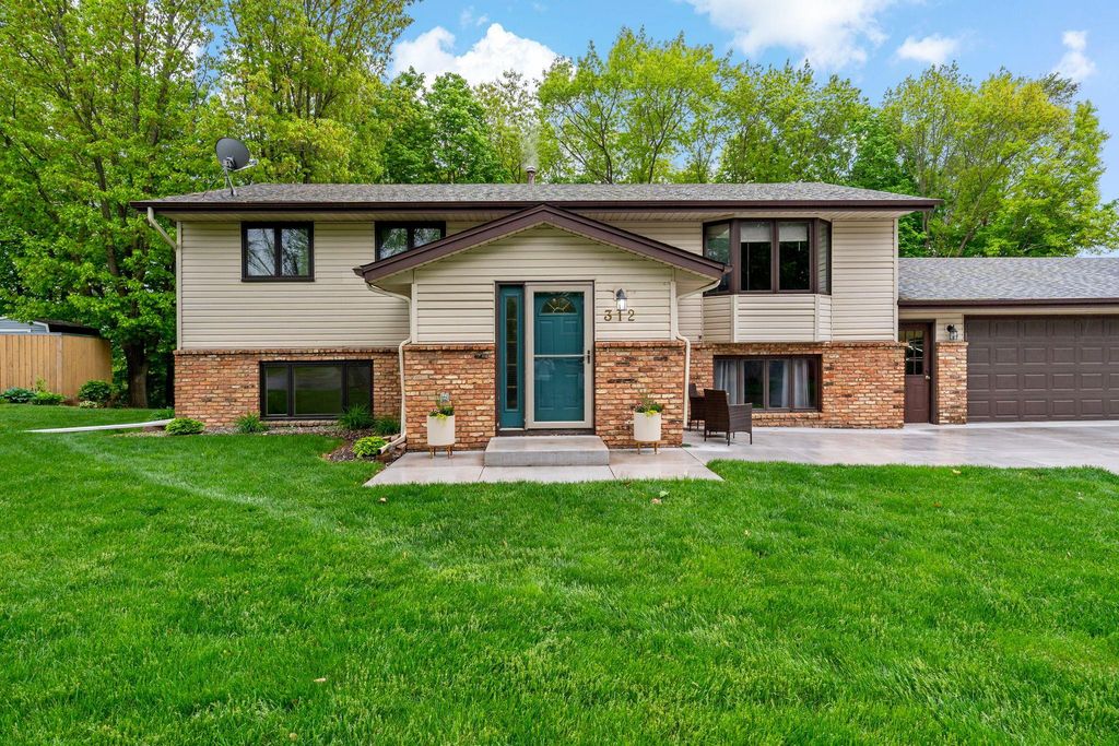 312 Circle Lane SE, Saint Michael, MN 55376