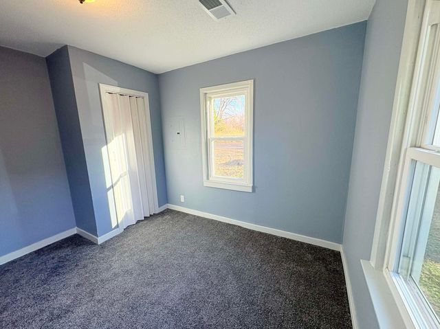 722 S View Drive, Waterloo, IA 50707