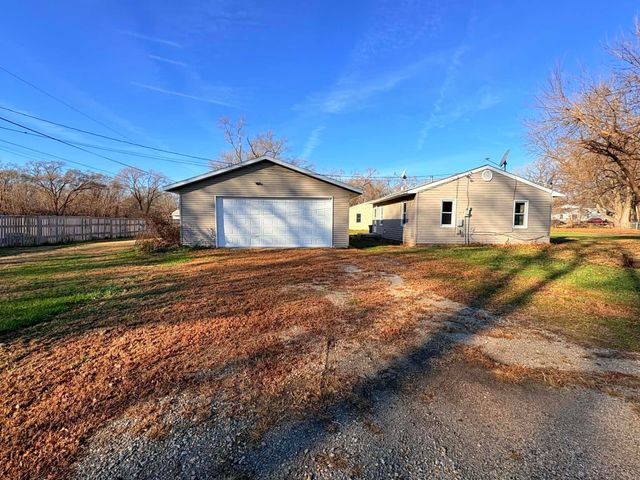 722 S View Drive, Waterloo, IA 50707