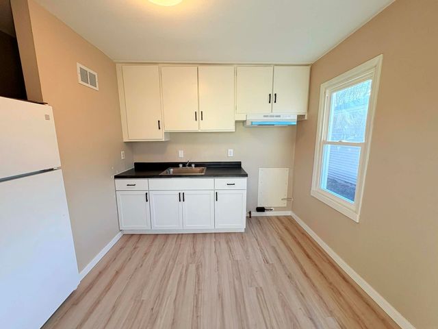 722 S View Drive, Waterloo, IA 50707