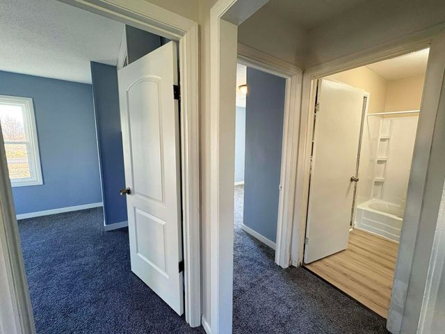 722 S View Drive, Waterloo, IA 50707