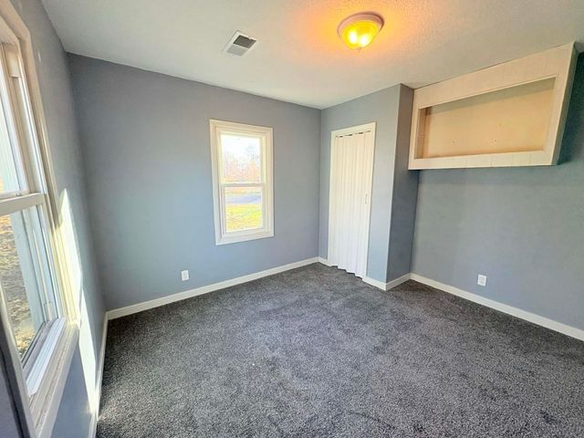 722 S View Drive, Waterloo, IA 50707