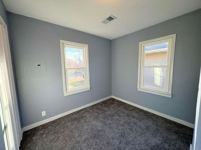 722 S View Drive, Waterloo, IA 50707