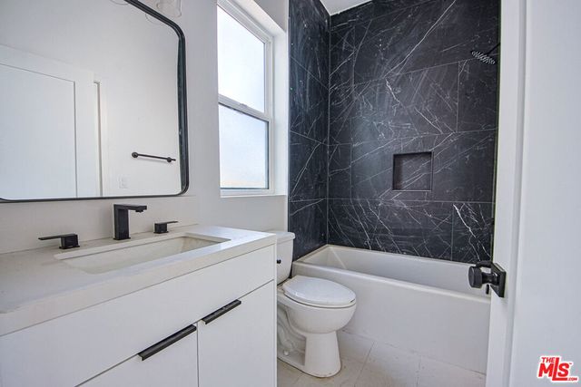 6405 Odessa Avenue, Lake Balboa, CA 91406