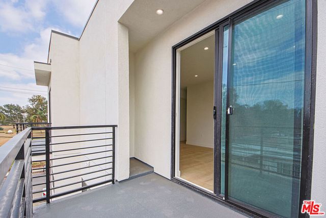 6405 Odessa Avenue, Lake Balboa, CA 91406