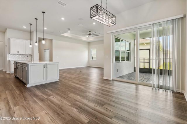 8969 Shoreline Avenue, Melbourne, FL 32940