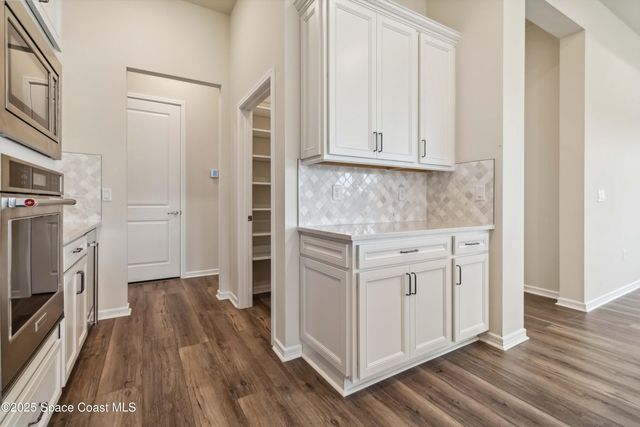 8969 Shoreline Avenue, Melbourne, FL 32940