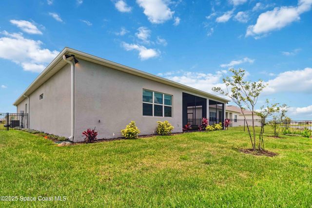 8969 Shoreline Avenue, Melbourne, FL 32940