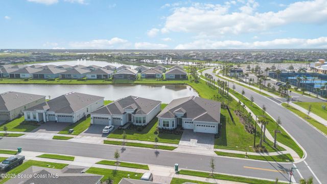 8969 Shoreline Avenue, Melbourne, FL 32940