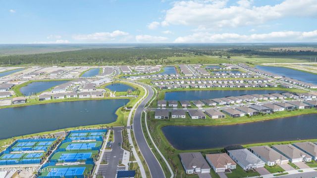 8969 Shoreline Avenue, Melbourne, FL 32940