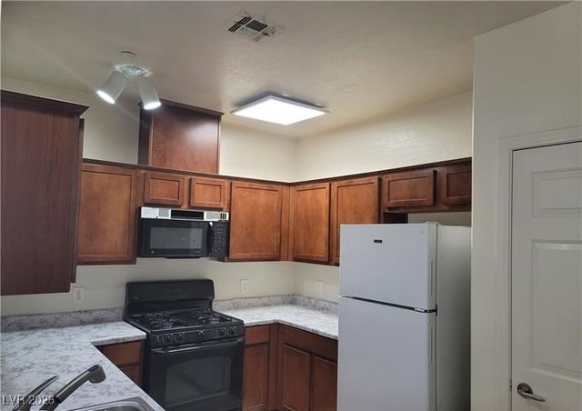 8324 West Charleston Boulevard 2033, Las Vegas, NV 89117