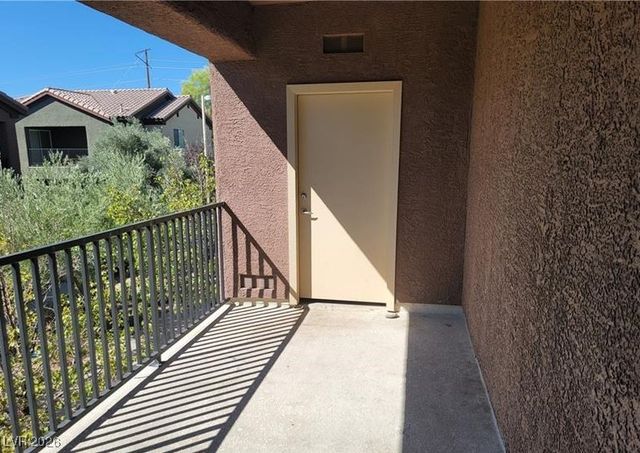 8324 West Charleston Boulevard 2033, Las Vegas, NV 89117