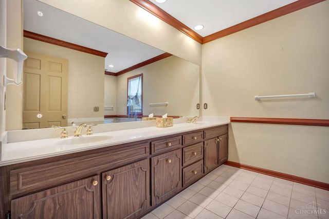 130 Heathwood Lane, Hamilton, OH 45013