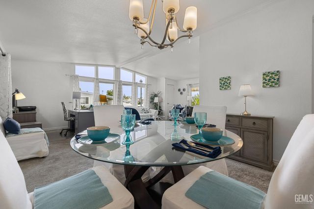 728 Underwood Court, Bakersfield, CA 93301