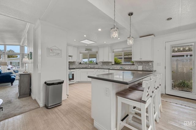 728 Underwood Court, Bakersfield, CA 93301