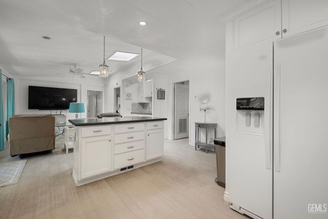 728 Underwood Court, Bakersfield, CA 93301