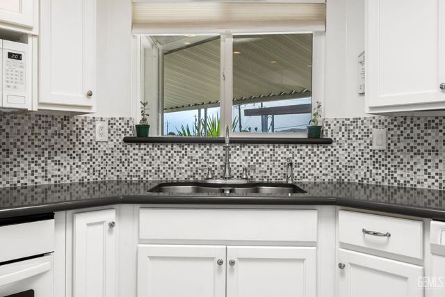 728 Underwood Court, Bakersfield, CA 93301