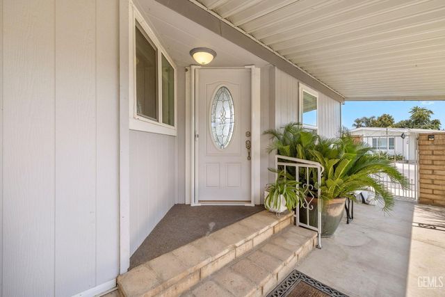 728 Underwood Court, Bakersfield, CA 93301