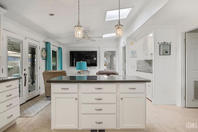 728 Underwood Court, Bakersfield, CA 93301