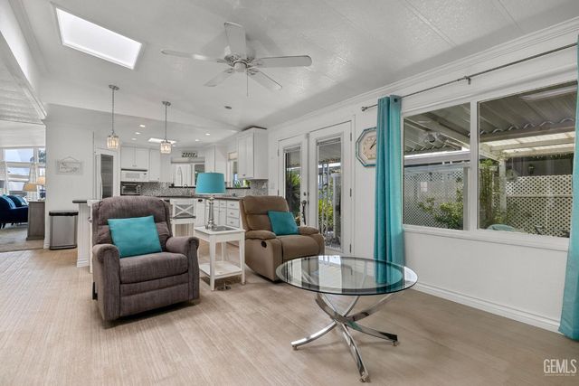 728 Underwood Court, Bakersfield, CA 93301