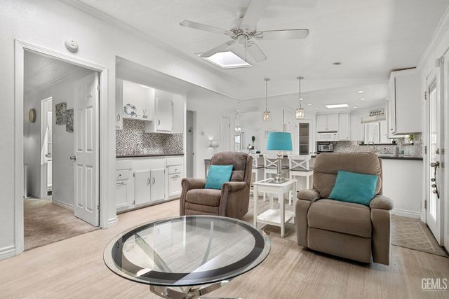 728 Underwood Court, Bakersfield, CA 93301