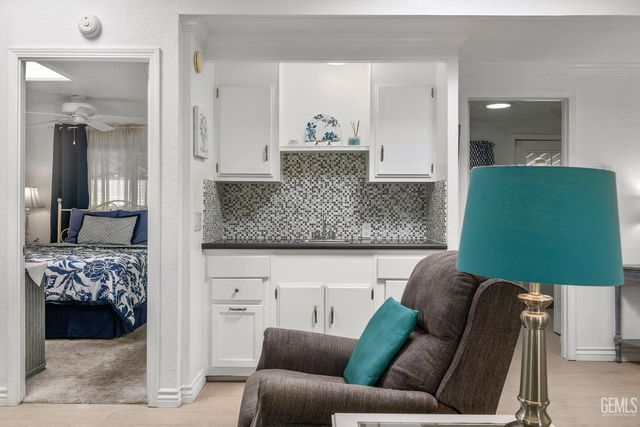 728 Underwood Court, Bakersfield, CA 93301