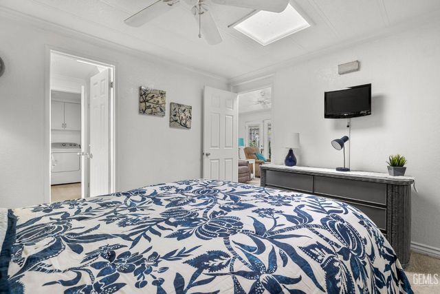 728 Underwood Court, Bakersfield, CA 93301