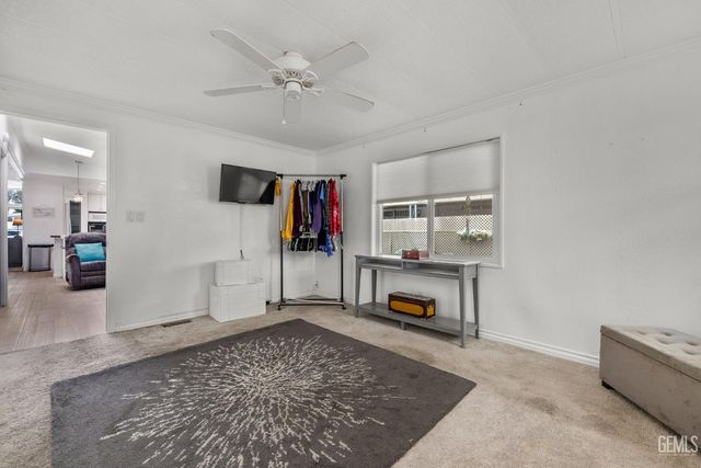 728 Underwood Court, Bakersfield, CA 93301