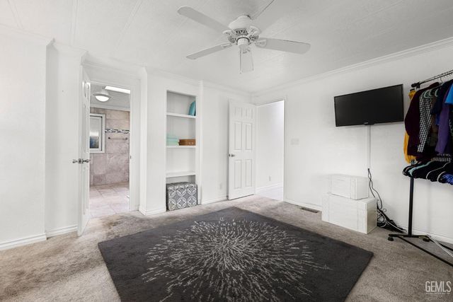 728 Underwood Court, Bakersfield, CA 93301