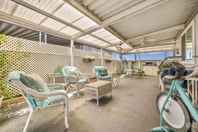 728 Underwood Court, Bakersfield, CA 93301