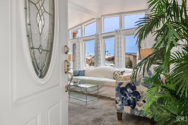 728 Underwood Court, Bakersfield, CA 93301