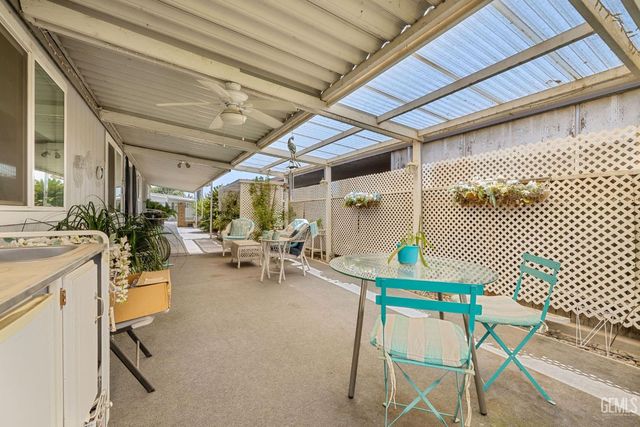 728 Underwood Court, Bakersfield, CA 93301