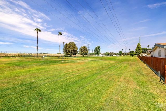 728 Underwood Court, Bakersfield, CA 93301