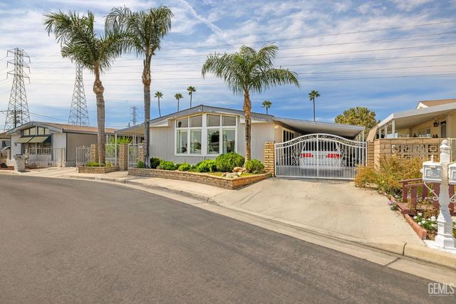 728 Underwood Court, Bakersfield, CA 93301